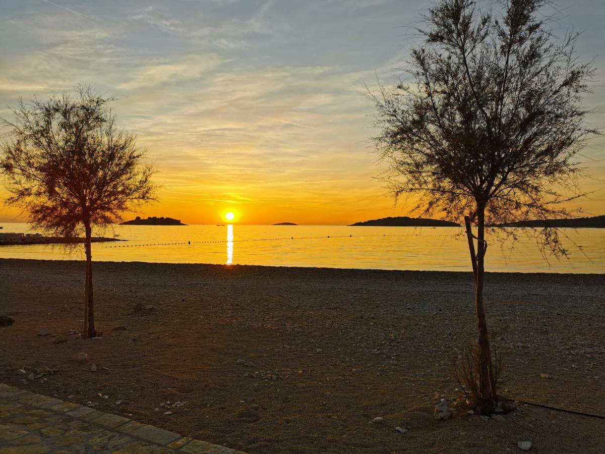 Bugenvila Rogoznica  Buitenkant foto