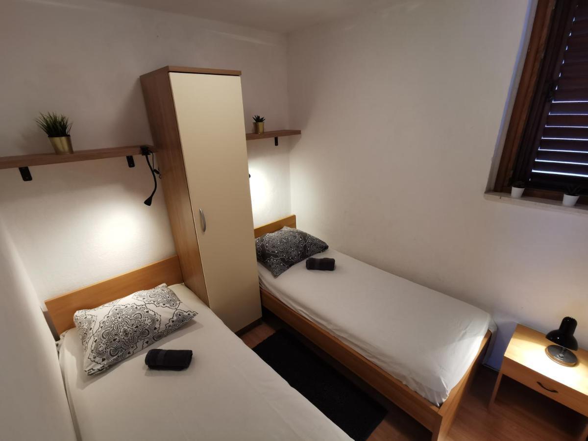 Bugenvila Rogoznica  Buitenkant foto
